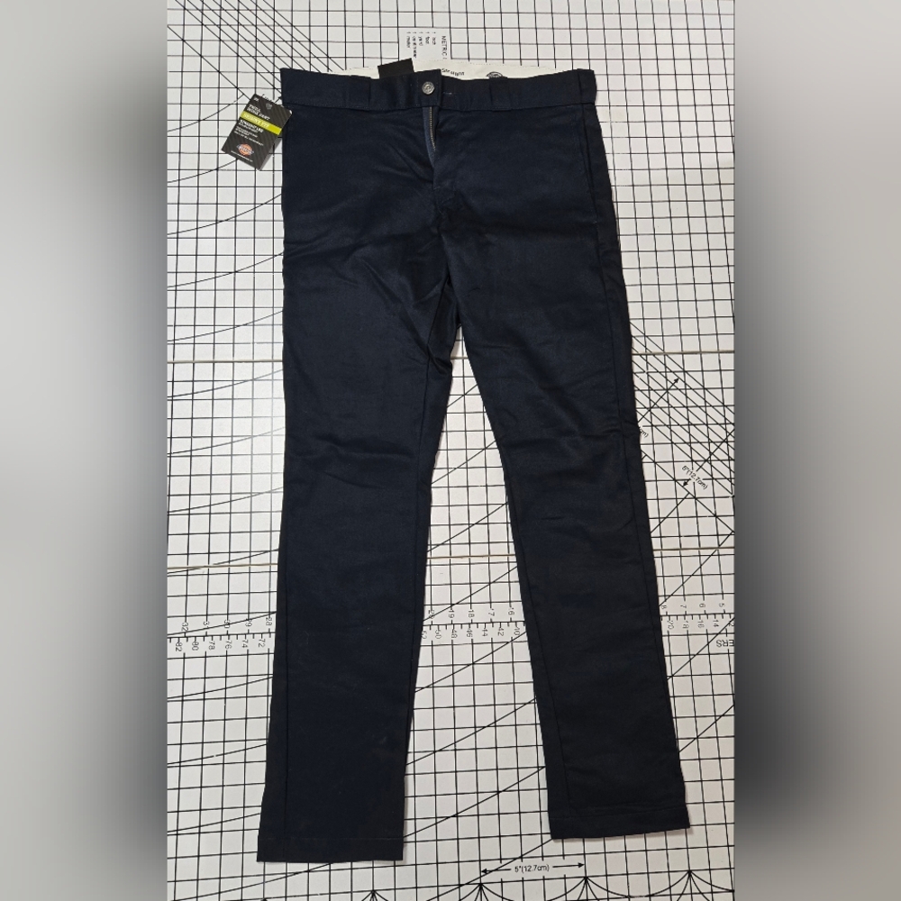 NWT Dickies Twill Work Pants (32 X 32) (Skinny Fit) (Straight Leg) (Navy Blue)